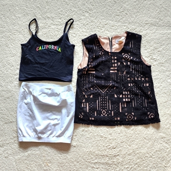 WOMEN'S/ junior tops bundle size XS/S - Picture 1 of 4